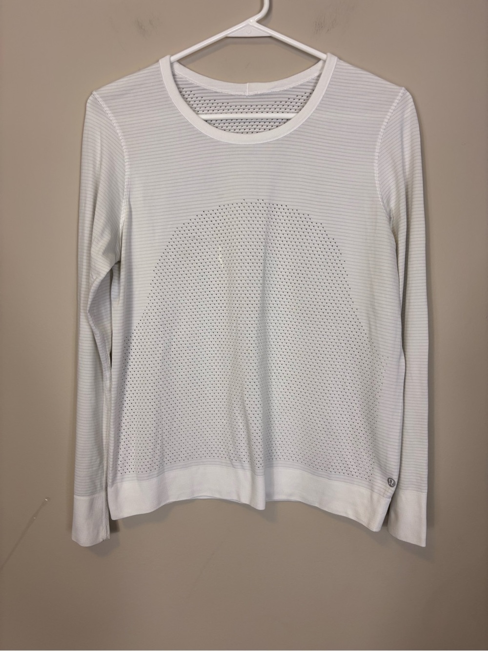lululemon athletica White Long-Sleeve Perforated Athletic Tee Women’s 8